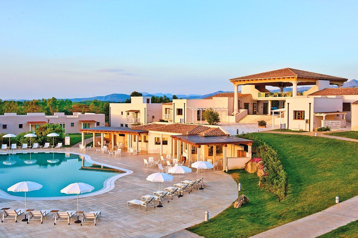 Grande Baia Resort & Spa San Teodoro  Exterior foto