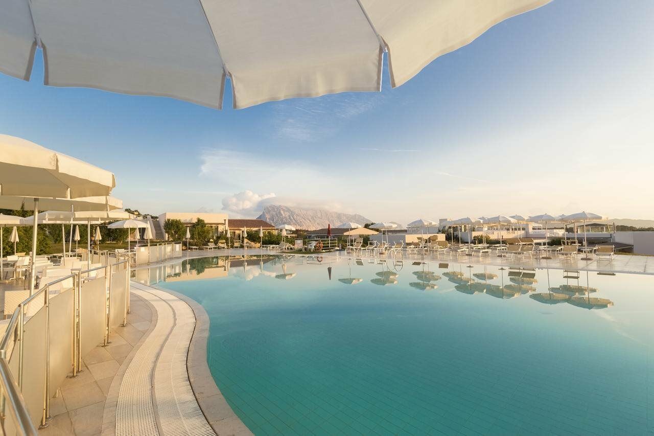 Grande Baia Resort & Spa San Teodoro  Exterior foto